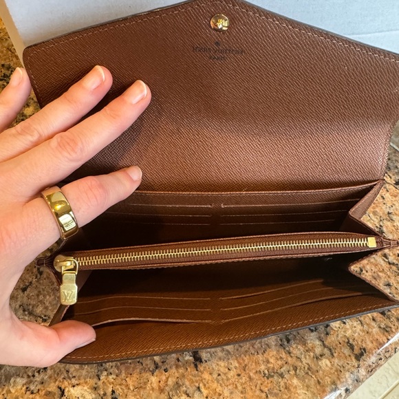 Louis Vuitton Monogram Sarah Wallet - Picture 11 of 12
